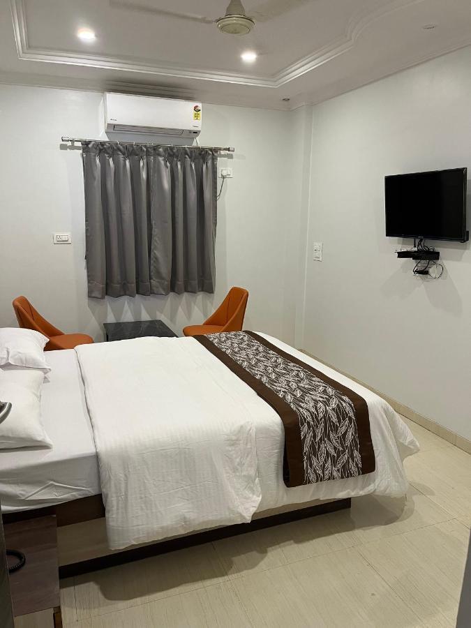 Hotel Jeet Paradise Phaltan Exteriér fotografie